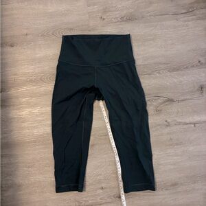 Lululemon size 4, 15” crop Leggings